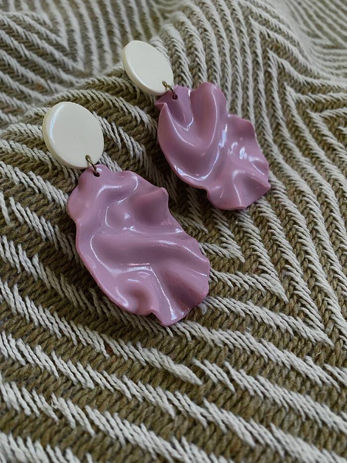 Satin Lila vit topp, bild 1 av 3